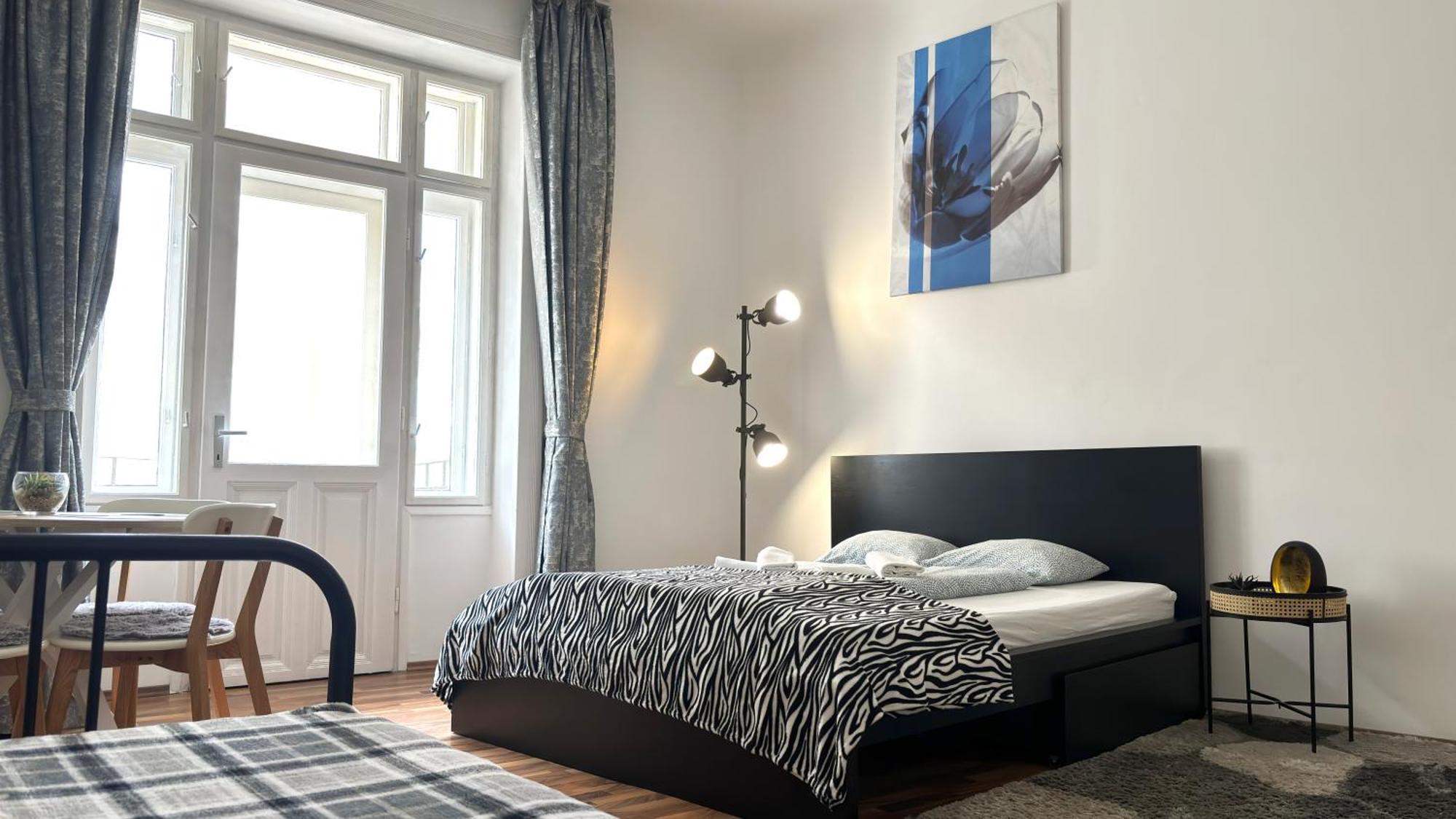 Big And Comfortable Mariahilfer Apartment 비엔나 외부 사진