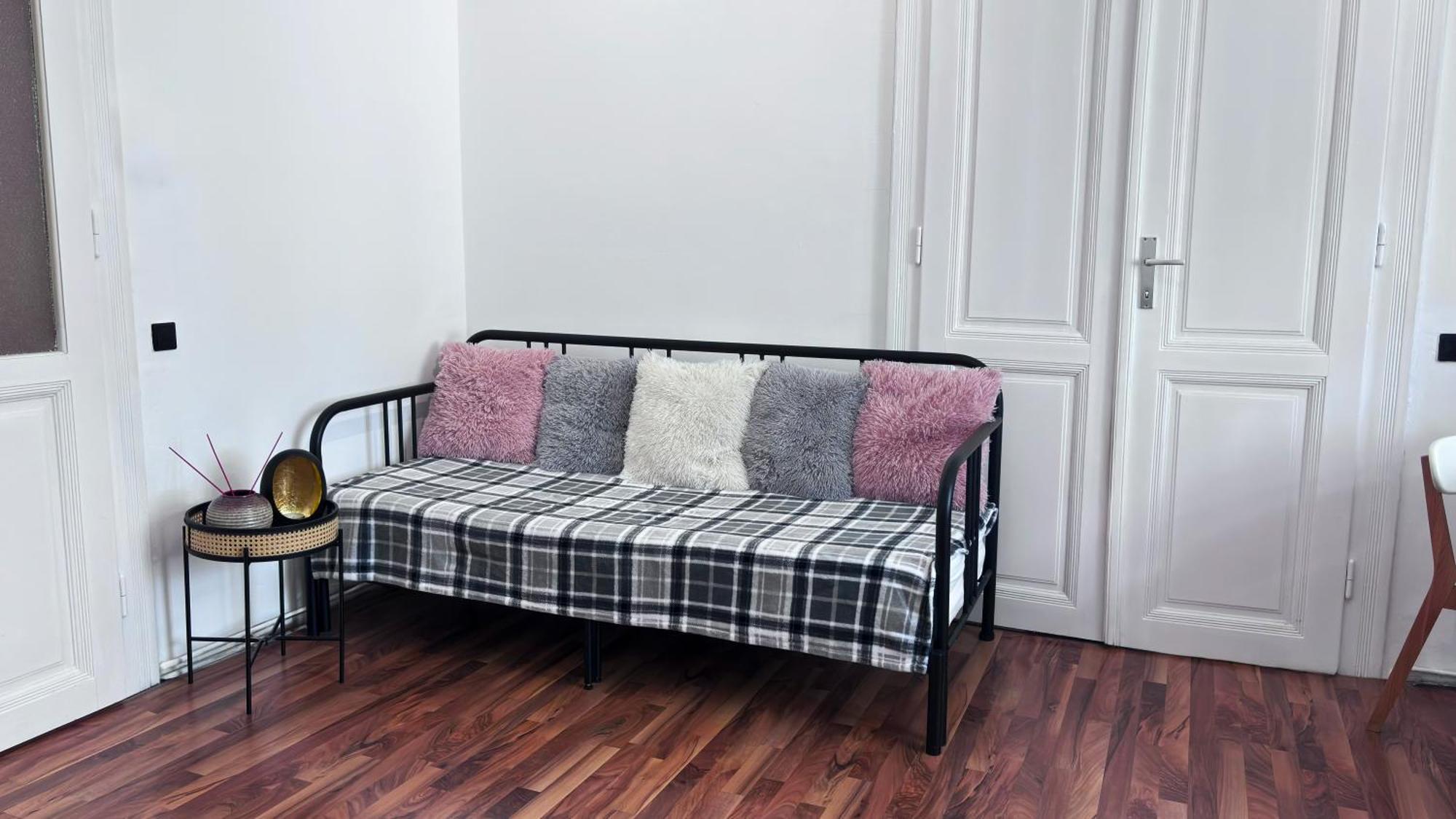 Big And Comfortable Mariahilfer Apartment 비엔나 외부 사진